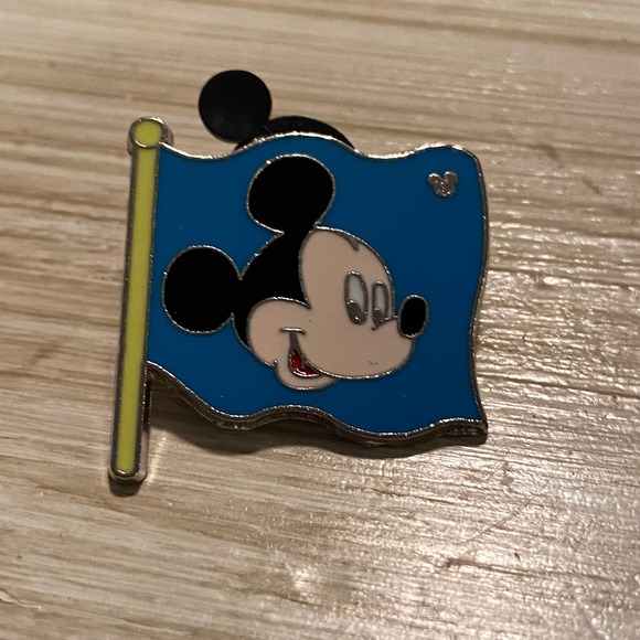 Disney Mickey Mouse blue Flag 2008 Hidden Mickey Pin - Picture 1 of 4